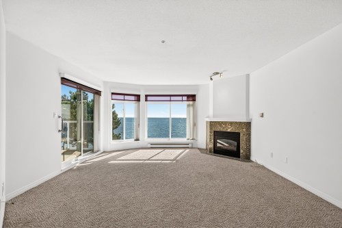 202-5470 Inlet Avenue, Sechelt, BC 