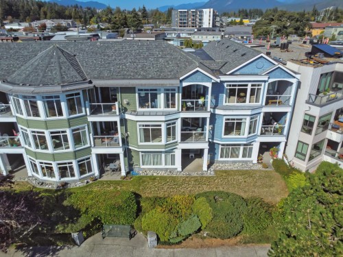 202-5470 Inlet Avenue, Sechelt, BC 