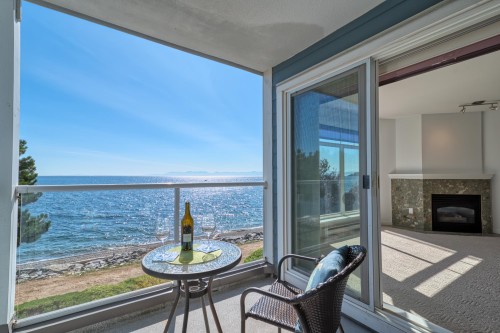 202-5470 Inlet Avenue, Sechelt, BC 