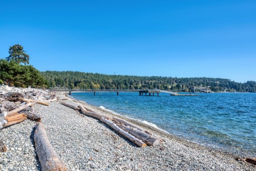 202-5470 Inlet Avenue, Sechelt, BC 