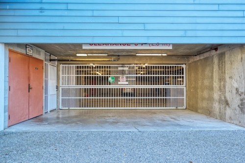 202-5470 Inlet Avenue, Sechelt, BC 