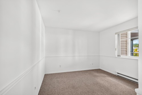 202-5470 Inlet Avenue, Sechelt, BC 