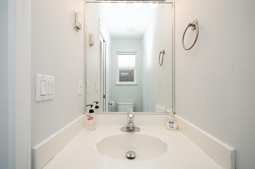 7865 16Th Avenue, Burnaby, BC 