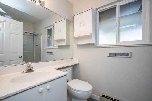 7865 16Th Avenue, Burnaby, BC 