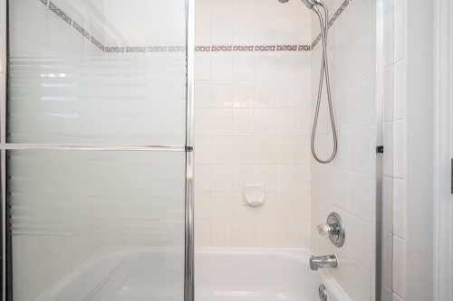7865 16Th Avenue, Burnaby, BC 