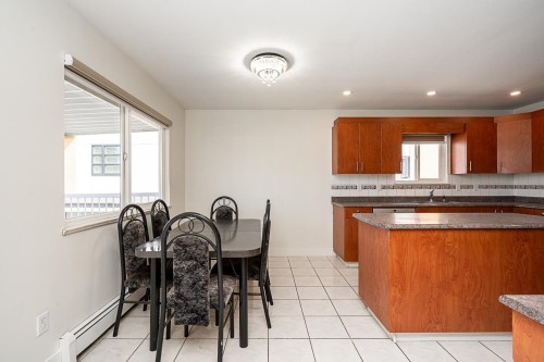 7865 16Th Avenue, Burnaby, BC 