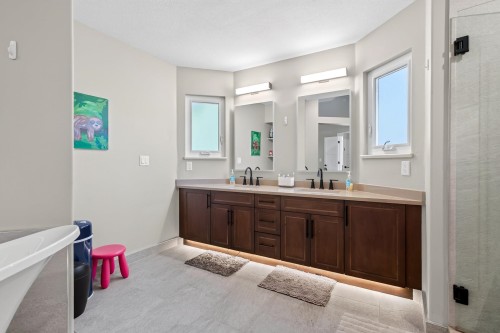 2909 Meadowvista Place, Coquitlam, BC 