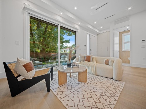 2005 13Th Avenue E, Vancouver, BC 