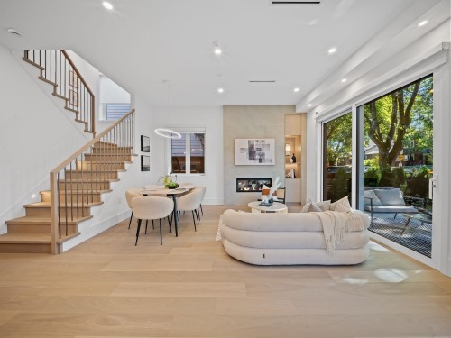 2005 13Th Avenue E, Vancouver, BC 