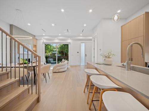 2005 13Th Avenue E, Vancouver, BC 