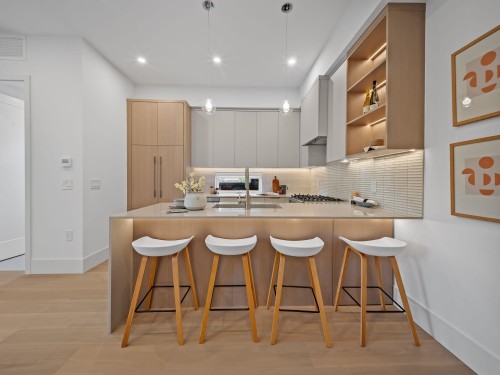 2005 13Th Avenue E, Vancouver, BC 