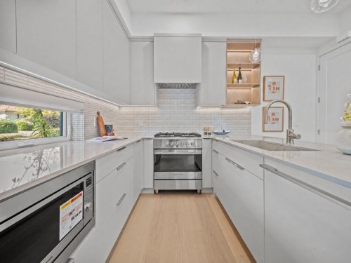 2005 13Th Avenue E, Vancouver, BC 