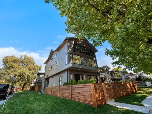 2005 13Th Avenue E, Vancouver, BC 