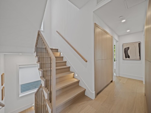 2005 13Th Avenue E, Vancouver, BC 