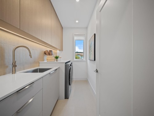 2005 13Th Avenue E, Vancouver, BC 
