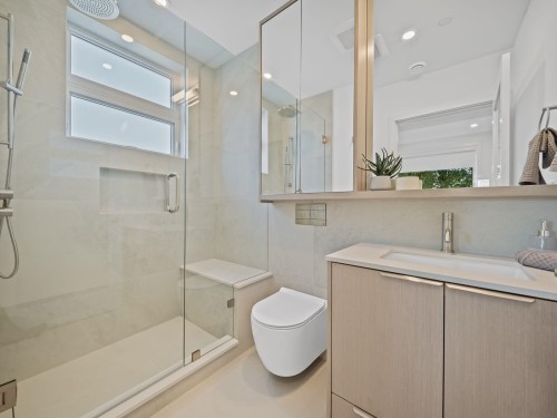 2005 13Th Avenue E, Vancouver, BC 