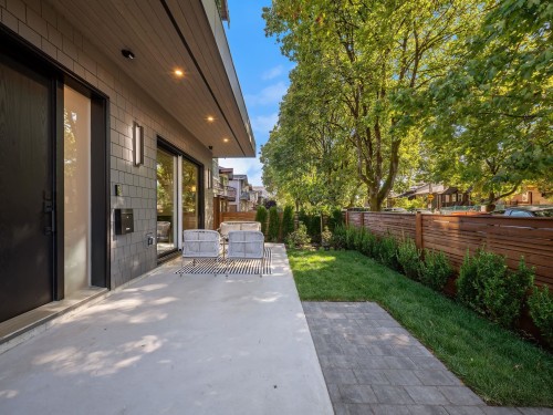 2005 13Th Avenue E, Vancouver, BC 