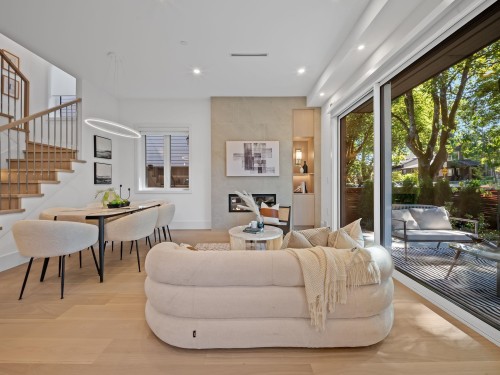 2005 13Th Avenue E, Vancouver, BC 