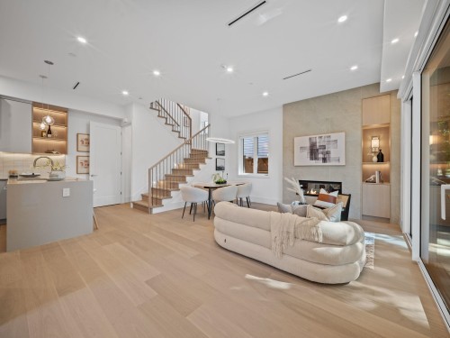 2005 13Th Avenue E, Vancouver, BC 