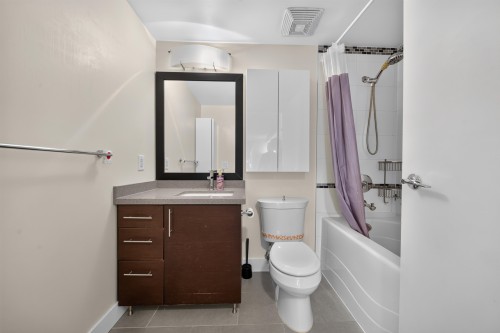 207-14300 Riverport Way, Richmond, BC 