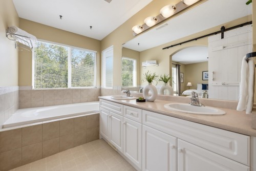 24070 Hill Avenue, Maple Ridge, BC 