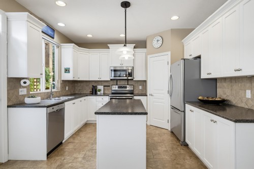 24070 Hill Avenue, Maple Ridge, BC 