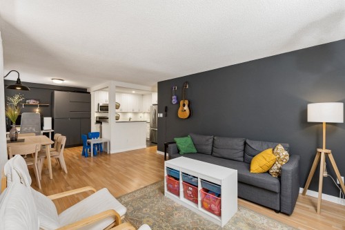 209-310 3Rd Street E, North Vancouver, BC 