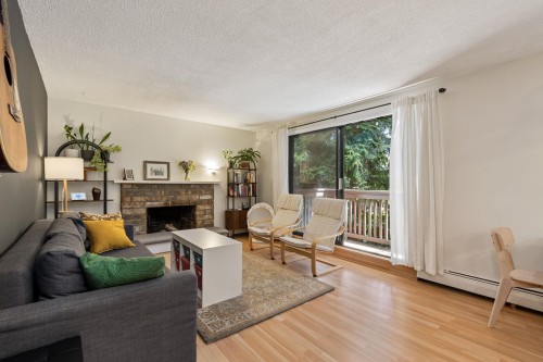 209-310 3Rd Street E, North Vancouver, BC 