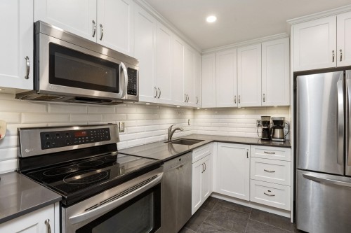 209-310 3Rd Street E, North Vancouver, BC 