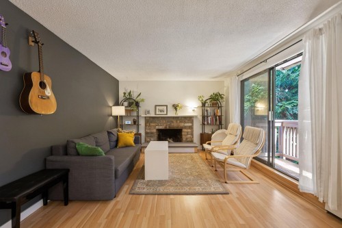 209-310 3Rd Street E, North Vancouver, BC 