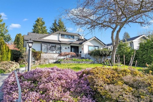 1921 Fulton Avenue, West Vancouver, BC 