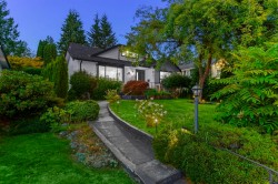 1921 Fulton Avenue West Vancouver, BC V7V 1T2
