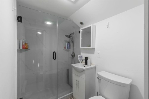 1921 Fulton Avenue, West Vancouver, BC 
