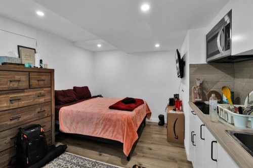 1921 Fulton Avenue, West Vancouver, BC 