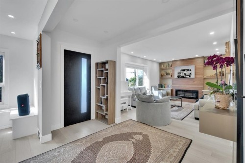1921 Fulton Avenue, West Vancouver, BC 