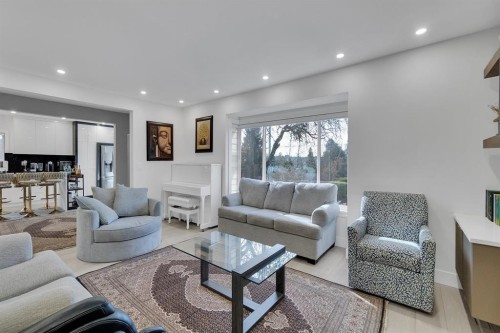 1921 Fulton Avenue, West Vancouver, BC 