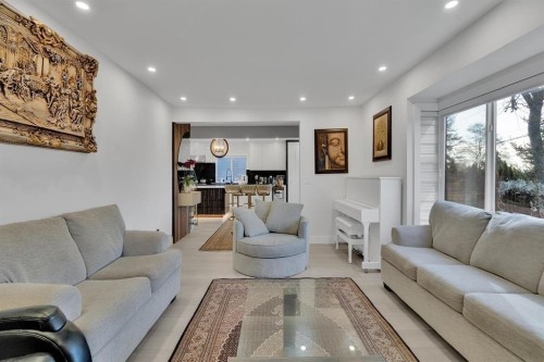 1921 Fulton Avenue, West Vancouver, BC 