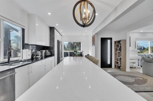 1921 Fulton Avenue, West Vancouver, BC 