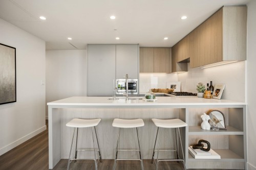 710-6608 Sussex Avenue, Burnaby, BC 