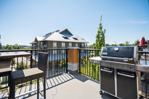 303-6077 London Road, Richmond, BC 