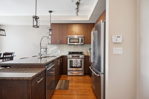 303-6077 London Road, Richmond, BC 