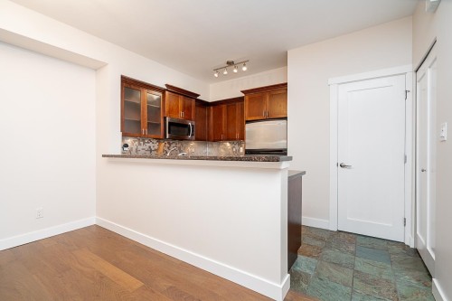 160-7388 Macpherson Avenue, Burnaby, BC 