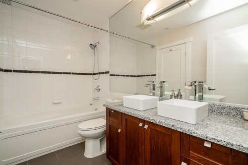 160-7388 Macpherson Avenue, Burnaby, BC 