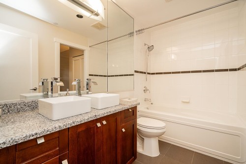 160-7388 Macpherson Avenue, Burnaby, BC 