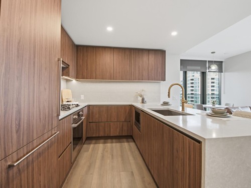 607-5987 Wilson Avenue, Burnaby, BC 