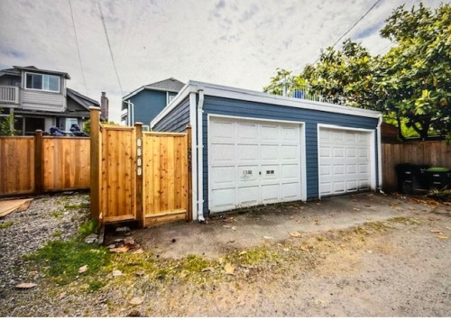 2015 Creelman Avenue, Vancouver, BC 