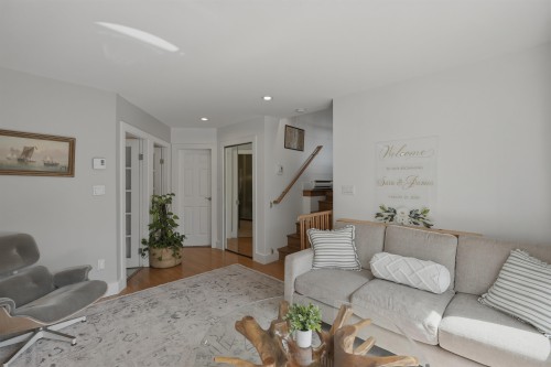 2015 Creelman Avenue, Vancouver, BC 