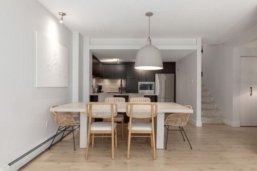14-166 13Th Street W, North Vancouver, BC 