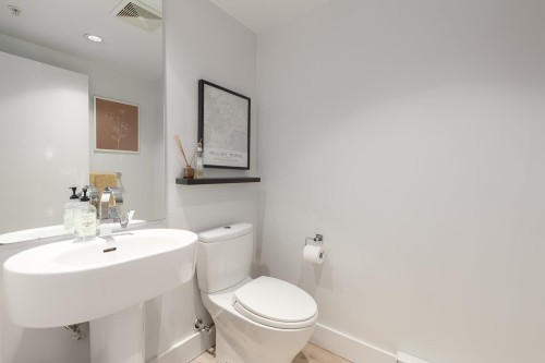 14-166 13Th Street W, North Vancouver, BC 