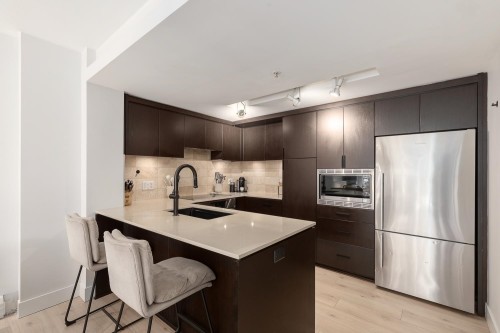 14-166 13Th Street W, North Vancouver, BC 